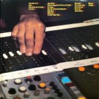 (Interior derecho del LP) Foto por Gail Zappa 